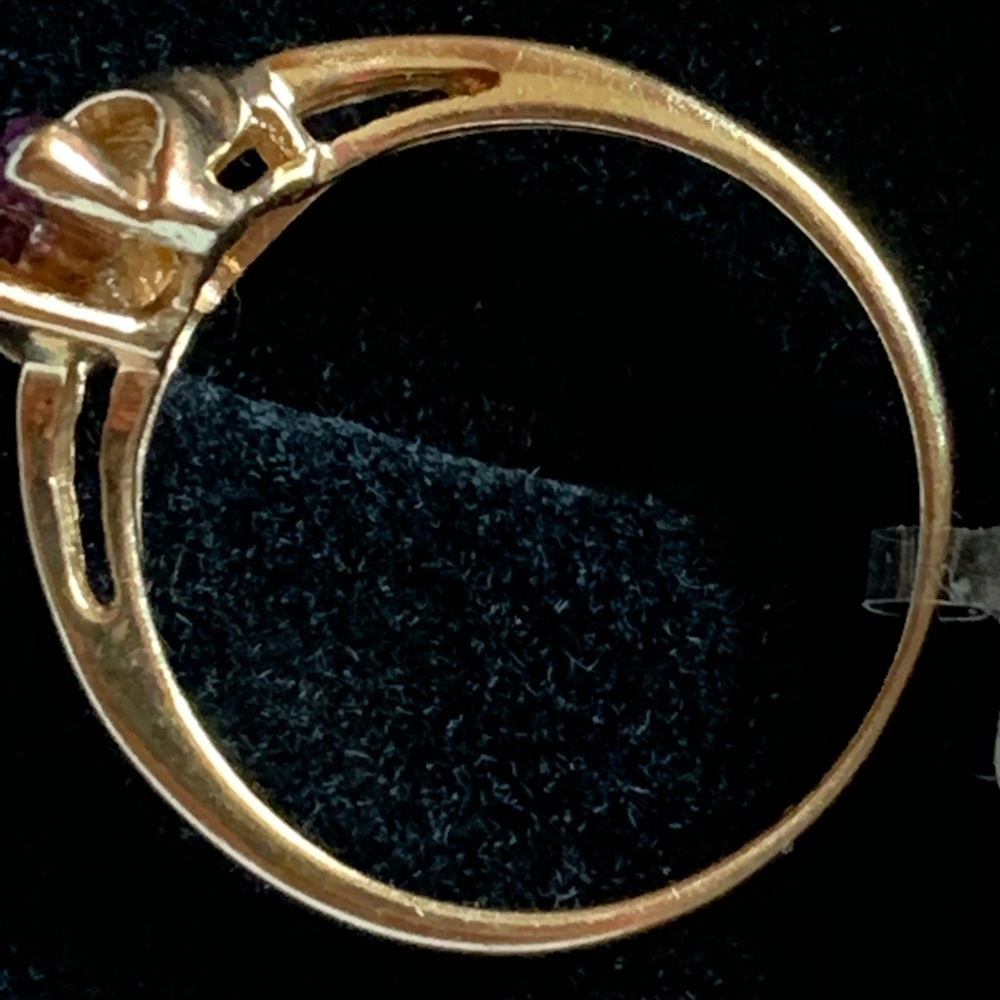 10K GOLD RUBY & DIAMOND ACCENT RING - Picture 5 of 8